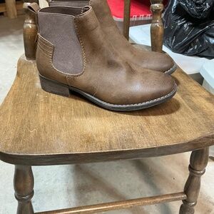 Chelsie boots women size 6
